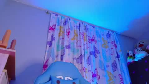Snapshot of nicolletaylorq chatting on 07-15-26, 12:27 Nicolle Miley online show from 07-15-26, 12:27