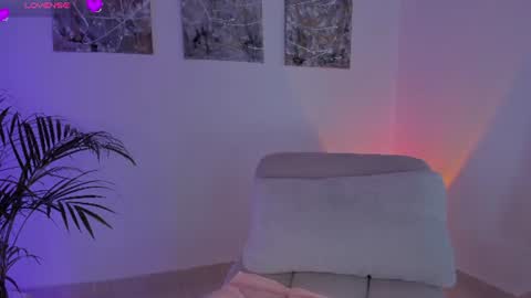 Nicollewest online show from 06-14-26, 10:45