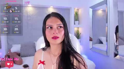 Snapshot of nicolsantoss chatting on 06-25-26, 11:26 Nicol online show from 06-25-26, 11:26