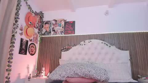 nicolstonee online show from 07-28-26, 01:12