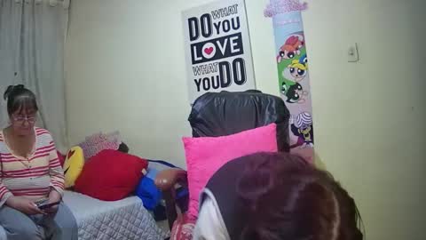 Snapshot of nicoltatiana_ chatting on 11-14-25, 01:04 nicoltatiana_ online show from 11-14-25, 01:04