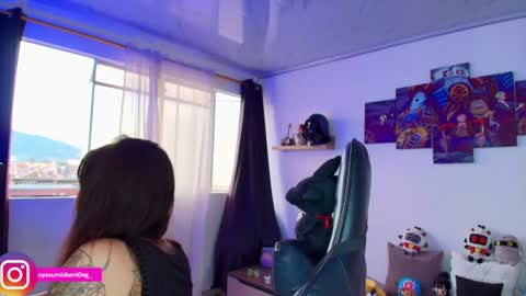 Snapshot of nicorobinn chatting on 07-16-26, 10:27 Lizzie online show from 07-16-26, 10:27
