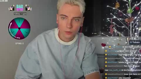 Snapshot of nicoslowmoo chatting on 12-14-25, 01:44 NicoSlowmoo online show from 12-14-25, 01:44