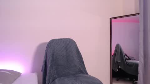 Snapshot of nicoymark1 chatting on 11-23-25, 06:24 Nico y Mark online show from 11-23-25, 06:24