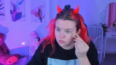 Snapshot of nielletablossom chatting on 02-14-25, 05:14 Nellie online show from 02-14-25, 05:14