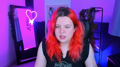 Snapshot of nielletablossom chatting on 02-19-25, 05:16 Nellie online show from 02-19-25, 05:16