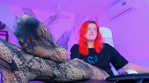 Snapshot of nielletablossom chatting on 02-20-25, 02:24 Nellie online show from 02-20-25, 02:24