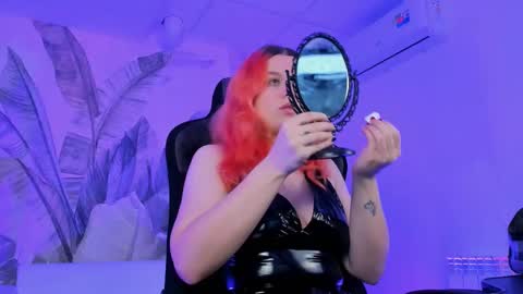 Snapshot of nielletablossom chatting on 03-09-25, 05:33 Nellie online show from 03-09-25, 05:33