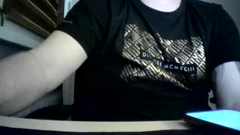 Snapshot of niewidoczny26 chatting on 03-08-25, 05:33 Niewidoczny online show from 03-08-25, 05:33