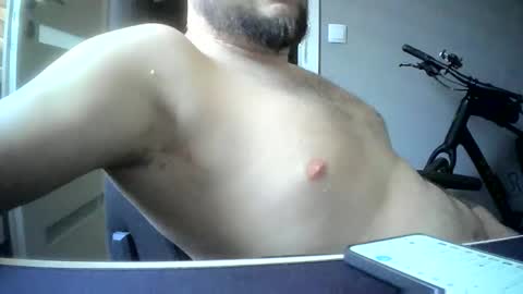 Snapshot of niewidoczny26 chatting on 03-21-26, 10:53 Niewidoczny online show from 03-21-26, 10:53