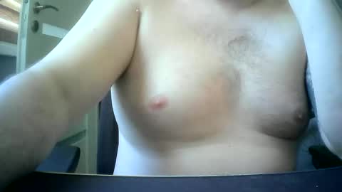 Snapshot of niewidoczny26 chatting on 05-23-26, 07:46 Niewidoczny online show from 05-23-26, 07:46