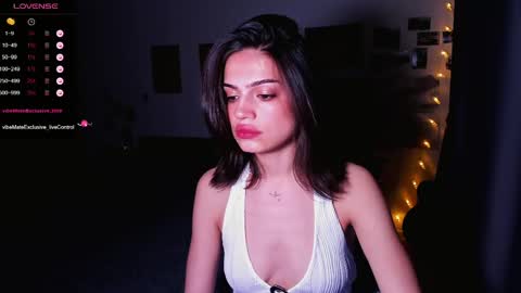 Snapshot of nightfloatt chatting on 05-25-26, 06:36 Daisy online show from 05-25-26, 06:36