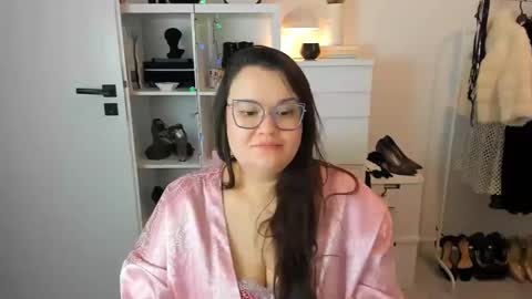 Snapshot of nightholly chatting on 03-02-26, 07:21 Holly online show from 03-02-26, 07:21