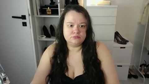 Holly online show from 03-29-26, 06:35