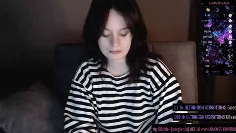 Snapshot of nightpurr chatting on 11-29-25, 05:49 Darcy online show from 11-29-25, 05:49