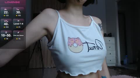 Niia online show from 12-17-24, 10:44