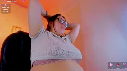 Snapshot of niickyjones chatting on 06-21-26, 11:51 Anni online show from 06-21-26, 11:51