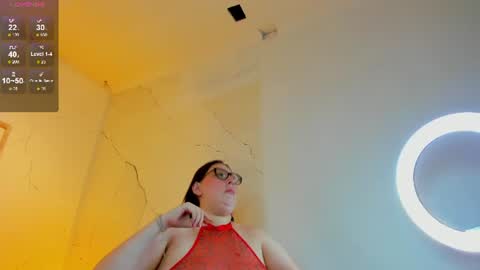 Snapshot of niickyjones chatting on 06-27-26, 12:37 Anni online show from 06-27-26, 12:37