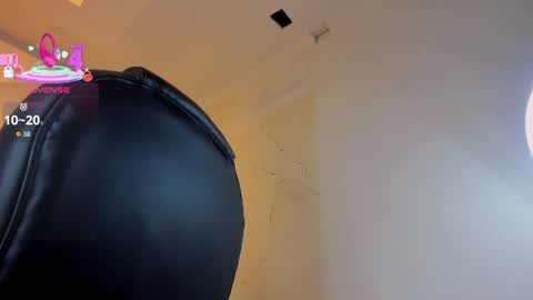 Snapshot of niickyjones chatting on 07-19-26, 03:21 Anni online show from 07-19-26, 03:21