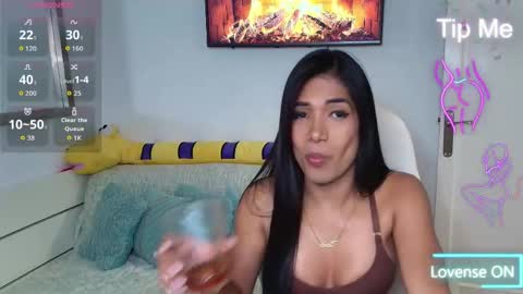 Nicolle Bustamante online show from 04-24-26, 08:11