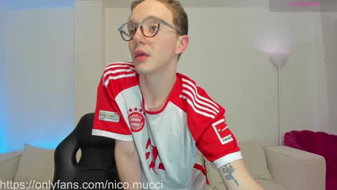 Snapshot of niico_18 chatting on 01-16-25, 07:07 Nicolas Mucci online show from 01-16-25, 07:07