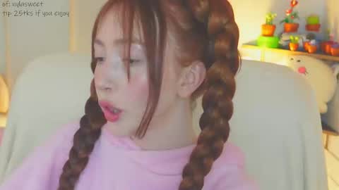 Snapshot of niilaa chatting on 02-13-25, 05:33 of Nylasweet online show from 02-13-25, 05:33