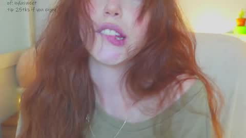 Snapshot of niilaa chatting on 03-11-25, 09:48 of Nylasweet online show from 03-11-25, 09:48