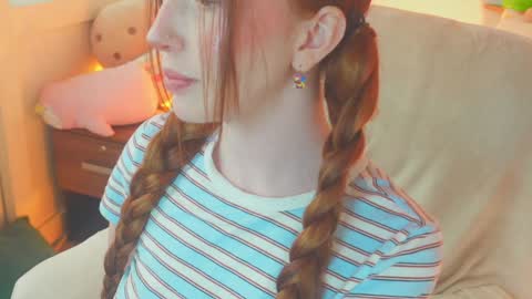 Snapshot of niilaa chatting on 11-12-25, 05:24 of Nylasweet online show from 11-12-25, 05:24