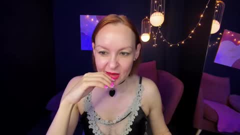Snapshot of nika_gentle chatting on 02-09-25, 08:33 Nika online show from 02-09-25, 08:33