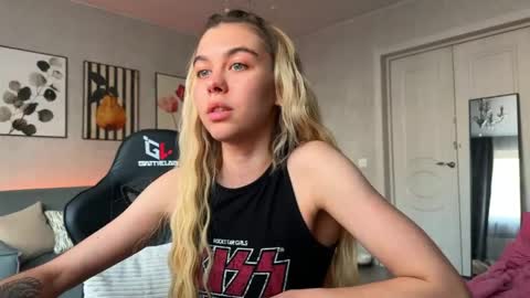 Snapshot of nika_lodge_official chatting on 05-16-26, 02:27 Russian sweet baby online show from 05-16-26, 02:27