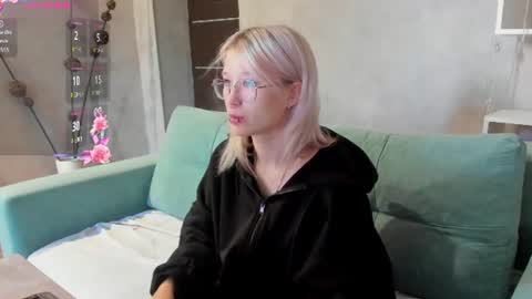 Snapshot of nika_sm chatting on 08-09-26, 09:25 Nika Sm online show from 08-09-26, 09:25