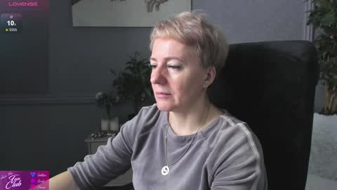 Snapshot of nika_smit chatting on 12-14-24, 05:18 Nika online show from 12-14-24, 05:18