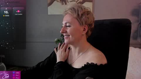 Snapshot of nika_smit chatting on 12-15-24, 12:49 Nika online show from 12-15-24, 12:49