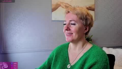 Snapshot of nika_smit chatting on 12-23-24, 09:59 Nika online show from 12-23-24, 09:59