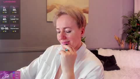 Snapshot of nika_smit chatting on 01-04-25, 02:35 Nika online show from 01-04-25, 02:35