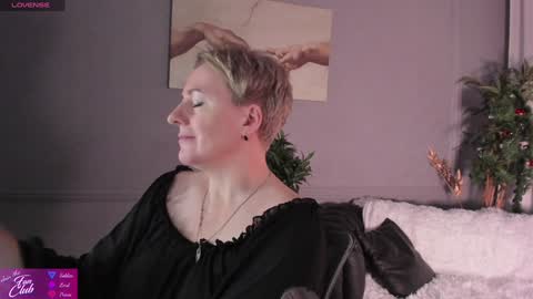 Snapshot of nika_smit chatting on 01-05-25, 02:30 Nika online show from 01-05-25, 02:30