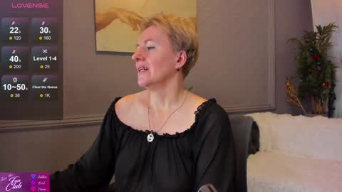 Snapshot of nika_smit chatting on 01-11-25, 11:45 Nika online show from 01-11-25, 11:45