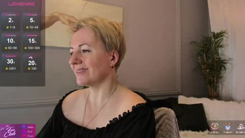 Snapshot of nika_smit chatting on 01-19-25, 11:34 Nika online show from 01-19-25, 11:34