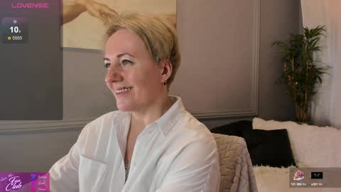 Snapshot of nika_smit chatting on 01-19-25, 02:38 Nika online show from 01-19-25, 02:38