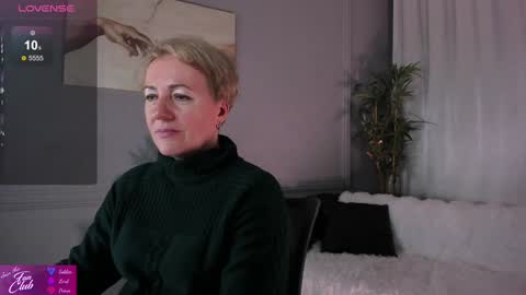 Snapshot of nika_smit chatting on 01-25-25, 05:18 Nika online show from 01-25-25, 05:18