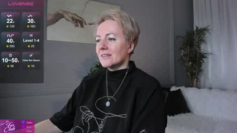 Snapshot of nika_smit chatting on 02-01-25, 06:10 Nika online show from 02-01-25, 06:10