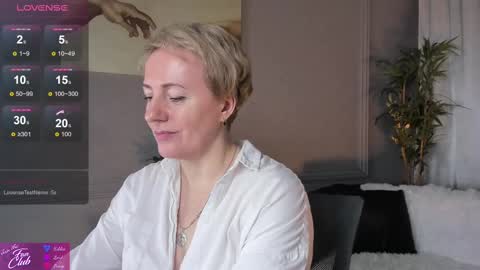 Snapshot of nika_smit chatting on 02-09-25, 08:11 Nika online show from 02-09-25, 08:11