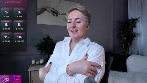 Snapshot of nika_smit chatting on 02-22-25, 02:30 Nika online show from 02-22-25, 02:30