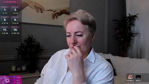 Snapshot of nika_smit chatting on 03-01-25, 05:42 Nika online show from 03-01-25, 05:42