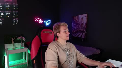 Snapshot of nika_smit chatting on 10-03-25, 09:17 Nika online show from 10-03-25, 09:17