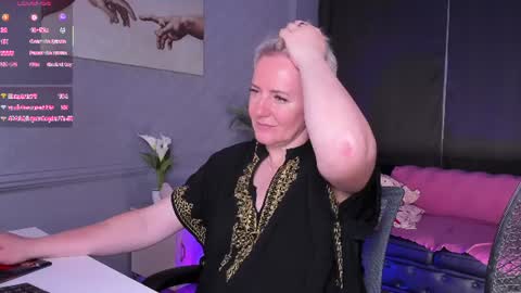 Snapshot of nika_smit chatting on 06-27-26, 12:22 Nika online show from 06-27-26, 12:22
