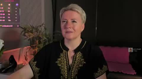 Snapshot of nika_smit chatting on 06-28-26, 05:13 Nika online show from 06-28-26, 05:13