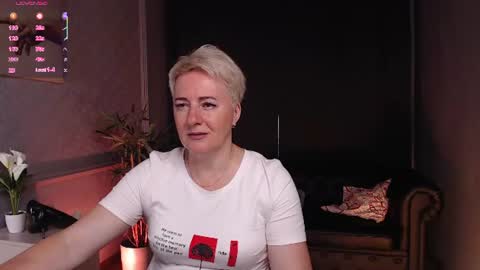 Snapshot of nika_smit chatting on 07-05-26, 05:14 Nika online show from 07-05-26, 05:14