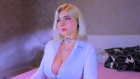 Snapshot of nikarocks chatting on 09-18-25, 09:39 nikarocks online show from 09-18-25, 09:39