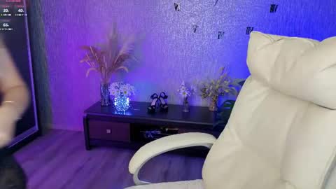 Snapshot of nikastill_ chatting on 07-07-26, 01:30 NikaStill online show from 07-07-26, 01:30
